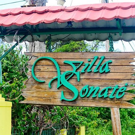 Villa Sonate Runaway Bay Dış mekan fotoğraf