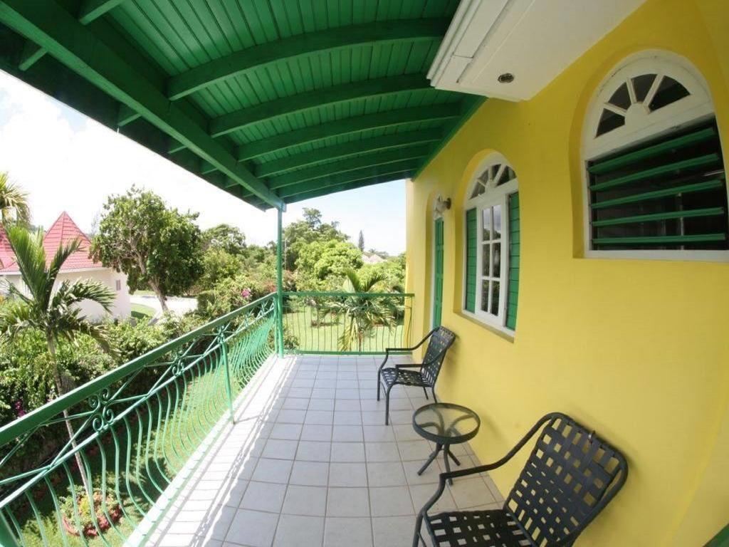 Villa Sonate Runaway Bay Dış mekan fotoğraf