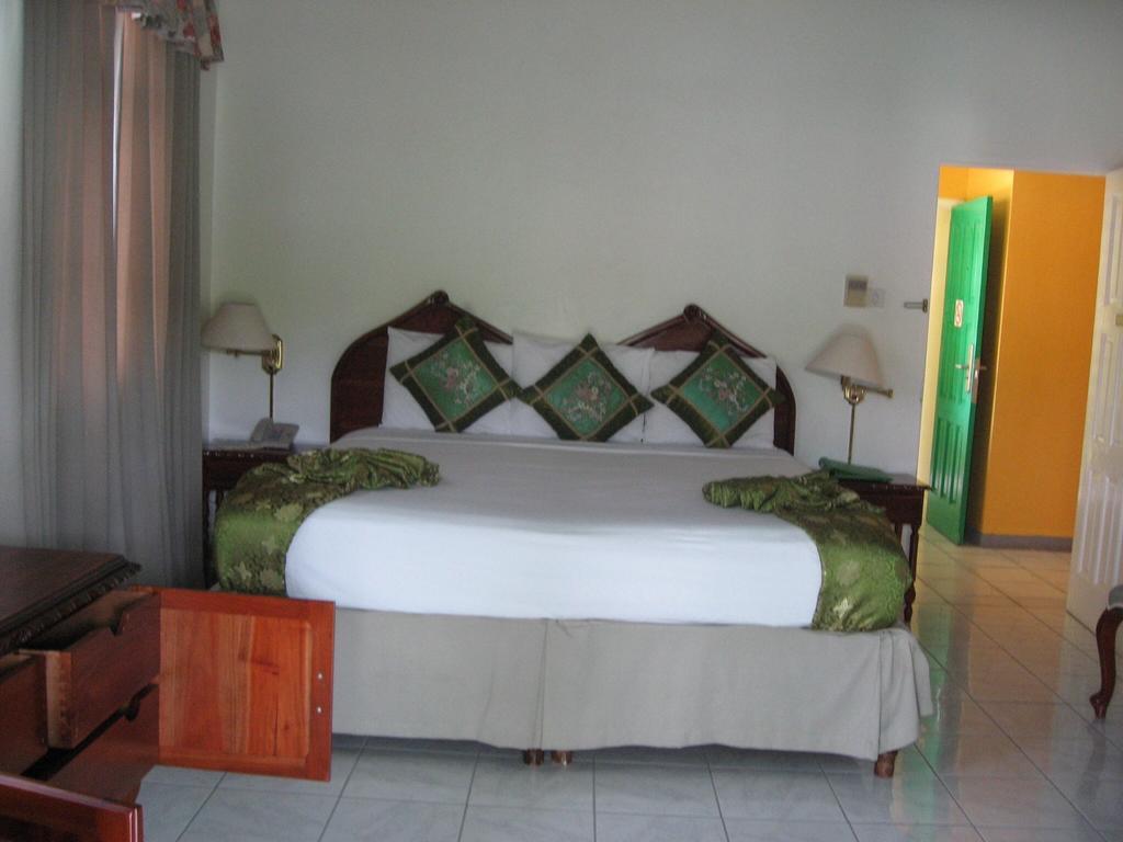 Villa Sonate Runaway Bay Oda fotoğraf
